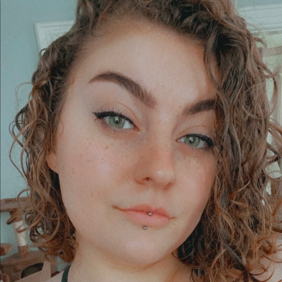 Meet your Posher, Jade - Picture 1 of 1